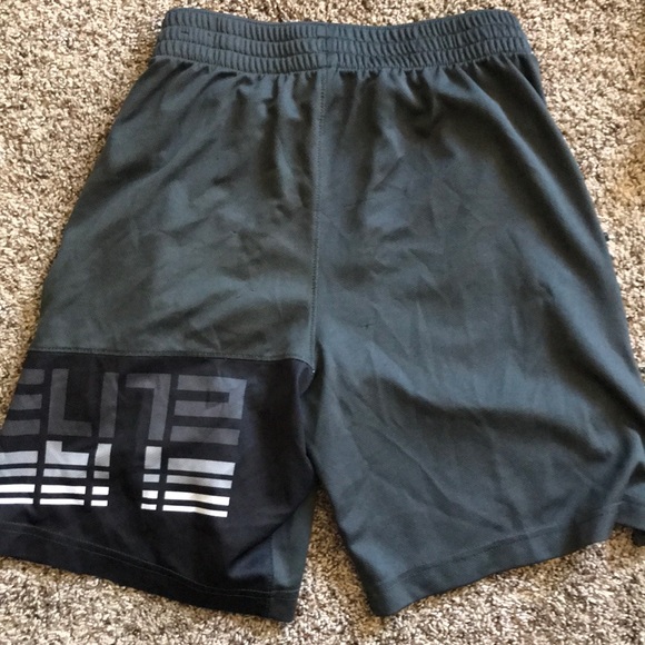 Nike Elite boys shorts - Picture 3 of 3